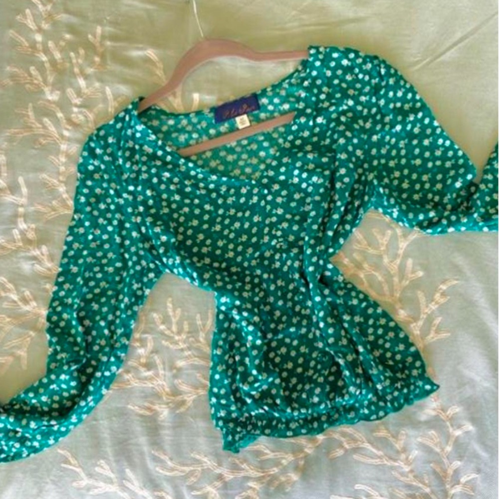 Never Worn: XS emerald ditsy blouse